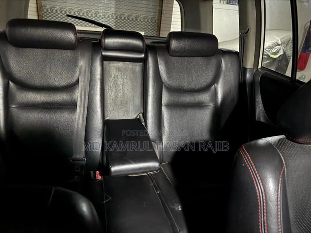 Toyota Kluger 2002 White