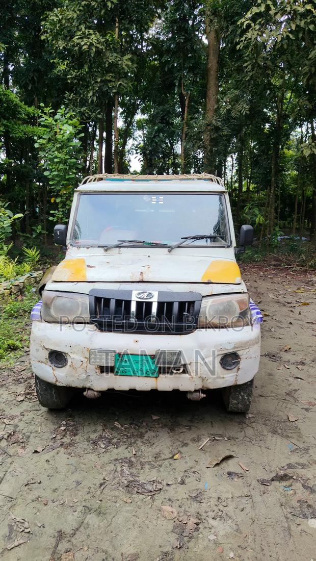 Mahindra Commander 2020 White