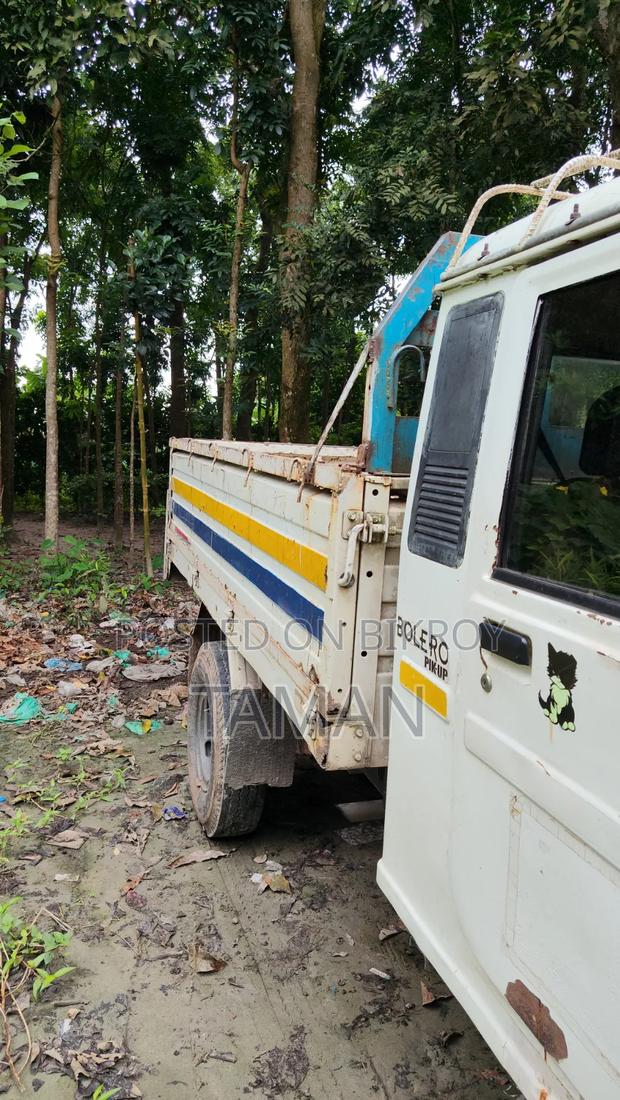Mahindra Commander 2020 White