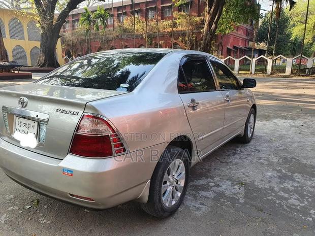 Toyota Corolla 2005 Gold