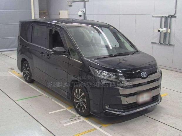 Toyota Noah 2022 Black