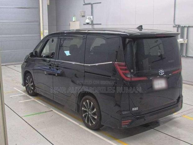 Toyota Noah 2022 Black