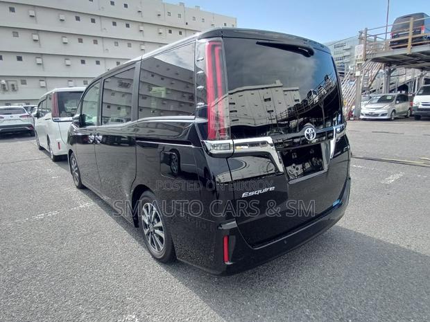 Toyota Esquire 2.0 FWD (8 seater) 2021 Black