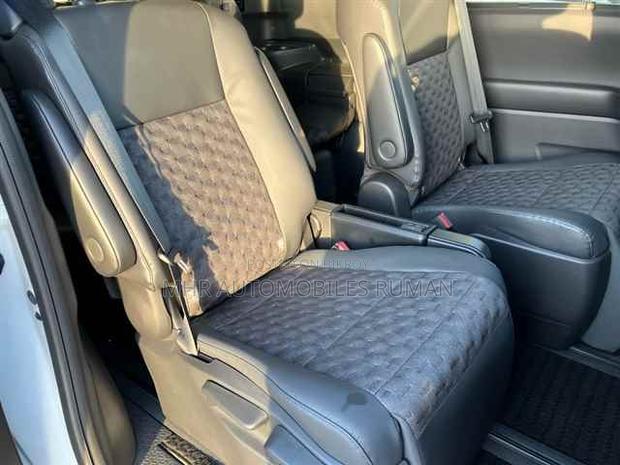 Toyota Voxy Hybrid S-G 2WD 7-Seater 2023 Pearl