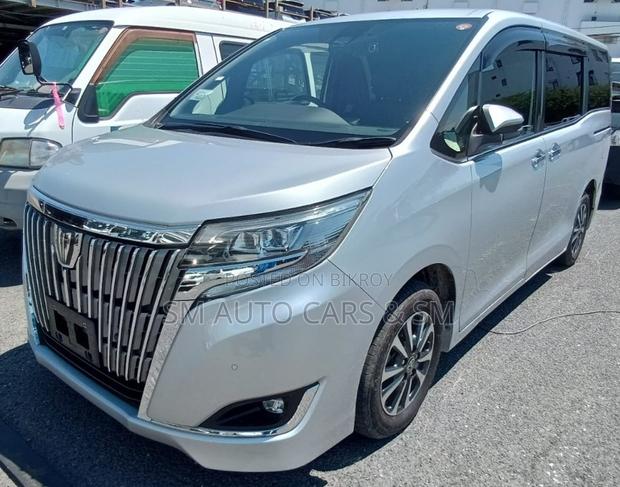 Toyota Esquire 2.0 FWD (8 seater) 2021 Silver