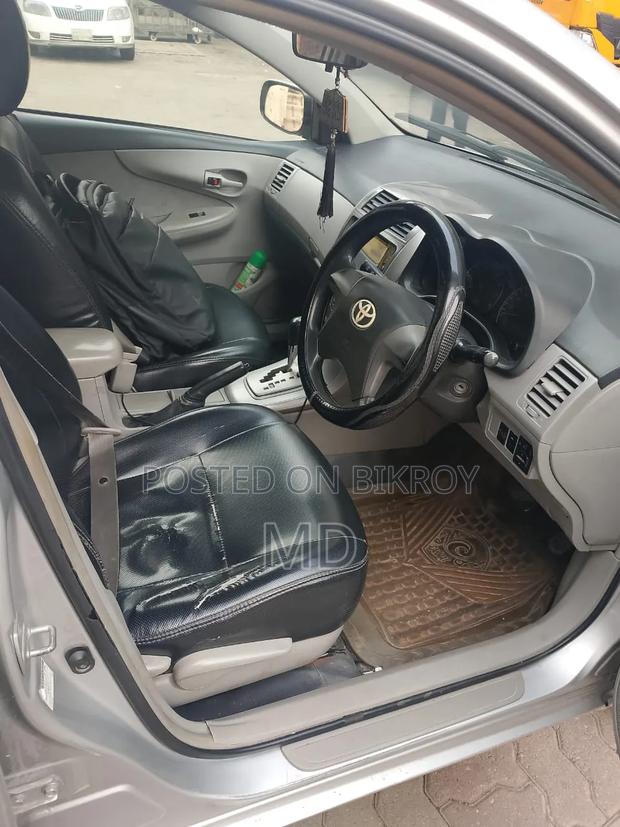 Toyota Axio 2010 Silver