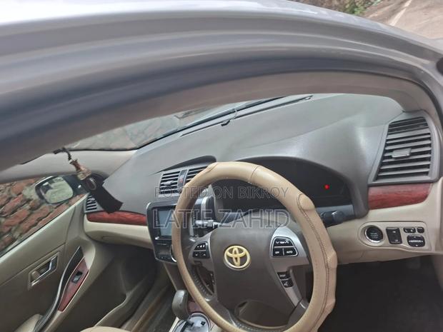 Toyota Premio 2010 Silver