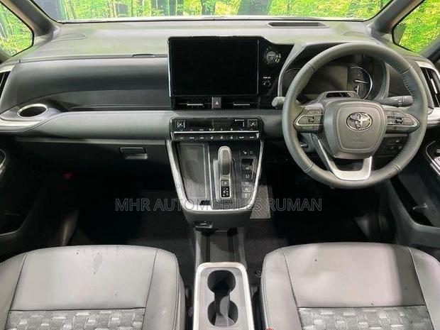 New Toyota Voxy Hybrid S-G 2WD 7-Seater 2026 Pearl