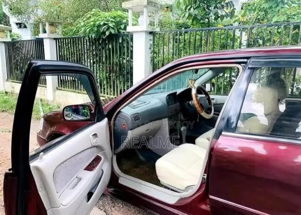 Toyota Corolla 2005 Maroon