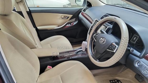 Toyota Premio 2018 Maroon