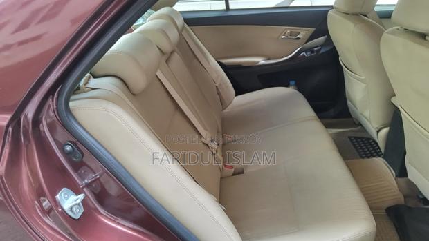 Toyota Premio 2018 Maroon