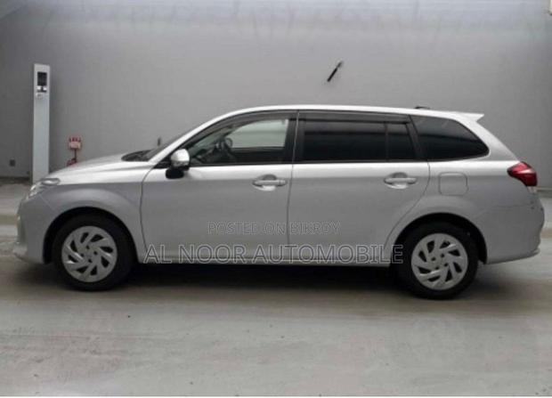 Toyota Corolla Fielder 2021 Silver