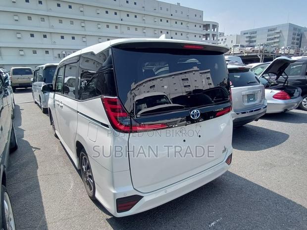 Toyota Noah 2022 Pearl