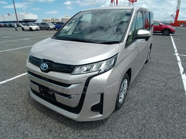 Toyota Noah 2022 Beige