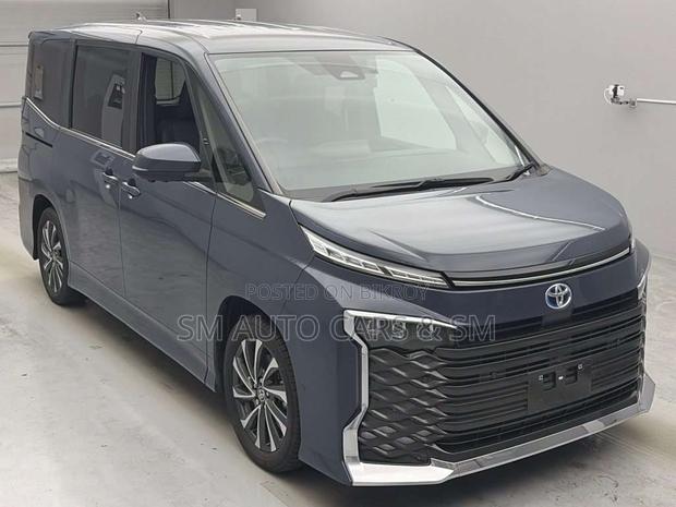Toyota Voxy Hybrid S-Z 2WD 7-Seater 2023 Gray
