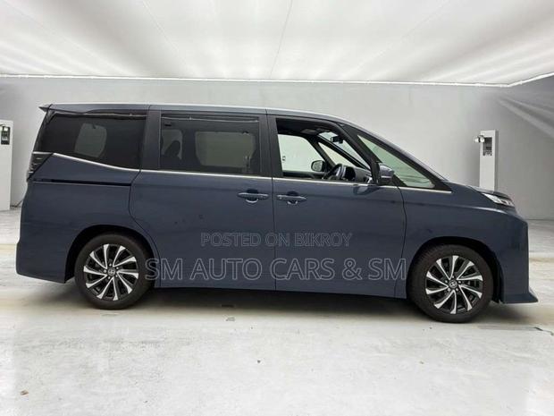 Toyota Voxy Hybrid S-Z 2WD 7-Seater 2023 Gray