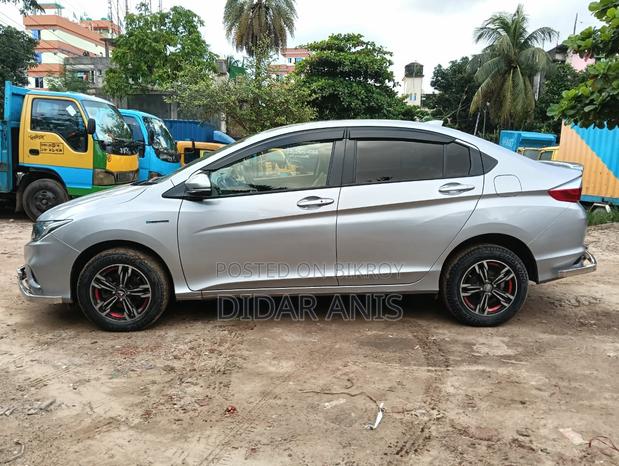 New Honda Grace 1.5 Hybrid FWD 2018 Silver
