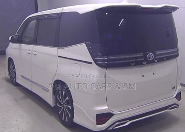 Toyota Voxy Hybrid S-Z 2WD 7-Seater 2023 Pearl