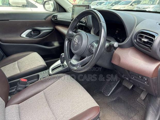 Toyota Yaris Cross 1.5 Hybrid FWD 2021 Red