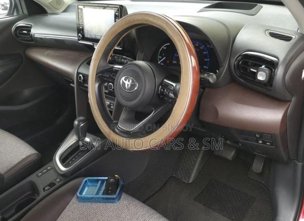Toyota Yaris Cross 1.5 Hybrid FWD 2021 Red