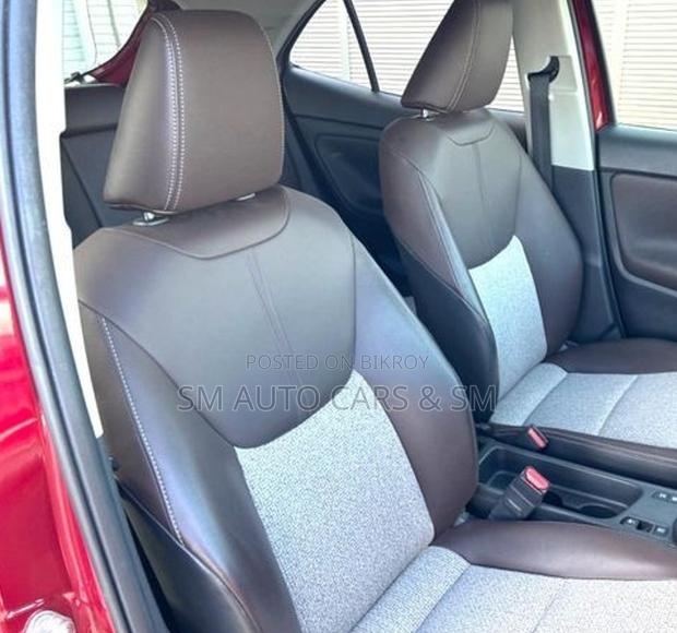 Toyota Yaris Cross 1.5 Hybrid FWD 2021 Red