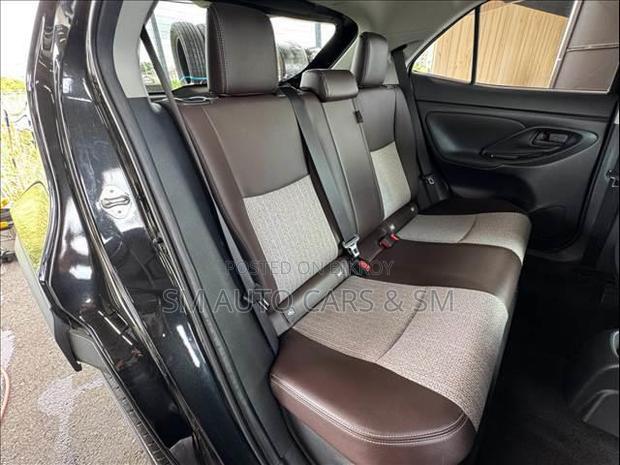 Toyota Yaris Cross 1.5 Hybrid FWD 2021 Black