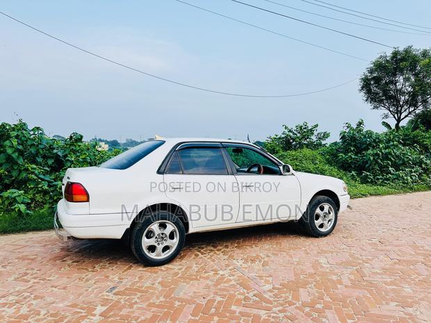 Toyota Corolla Sedan 1996 White