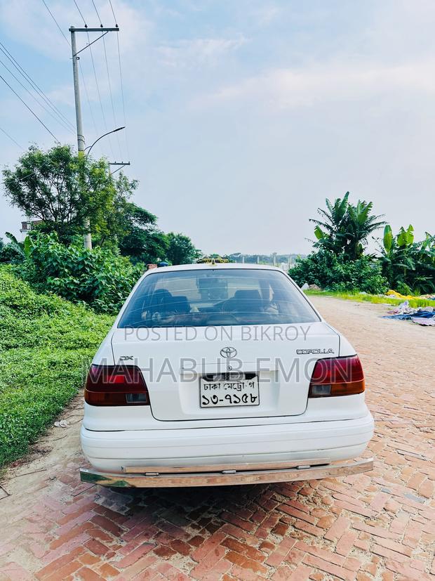 Toyota Corolla Sedan 1996 White