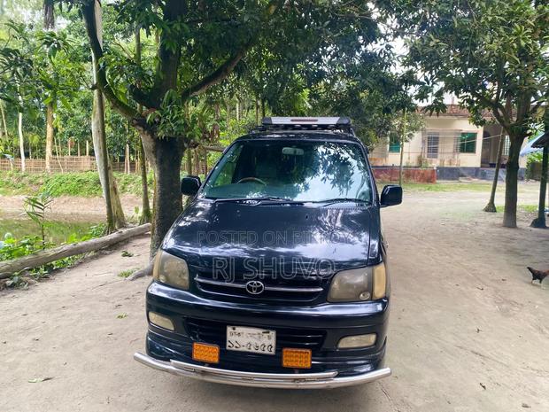 Toyota Noah 2006 Black