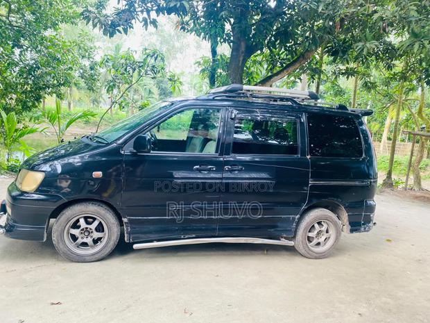 Toyota Noah 2006 Black