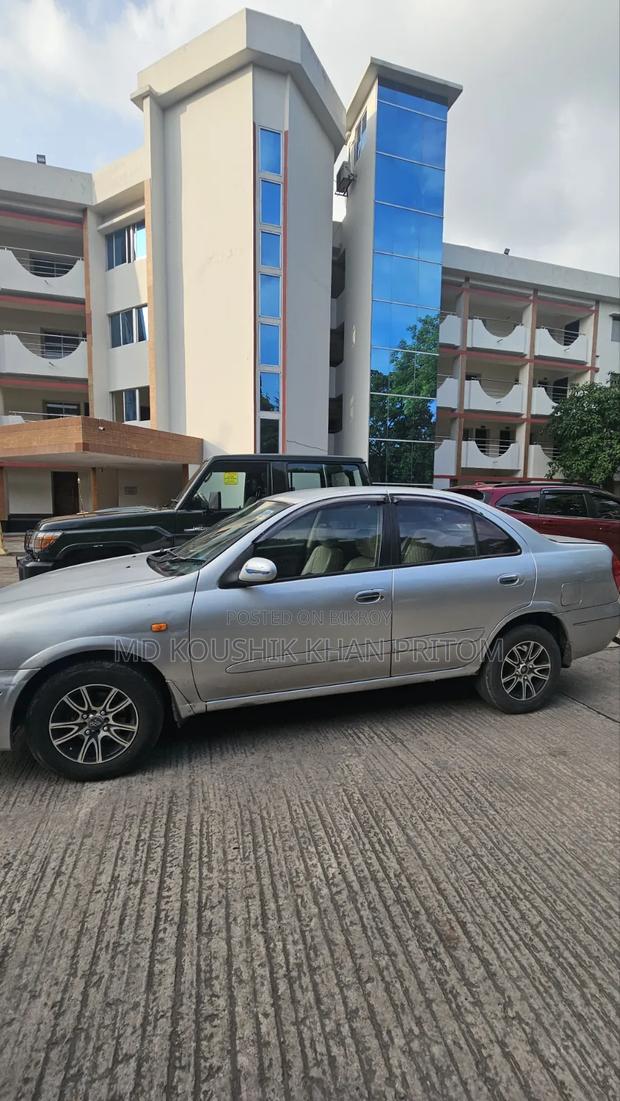 Nissan Sunny 2006 Silver