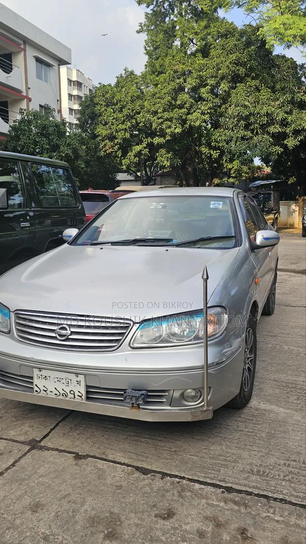Nissan Sunny 2006 Silver