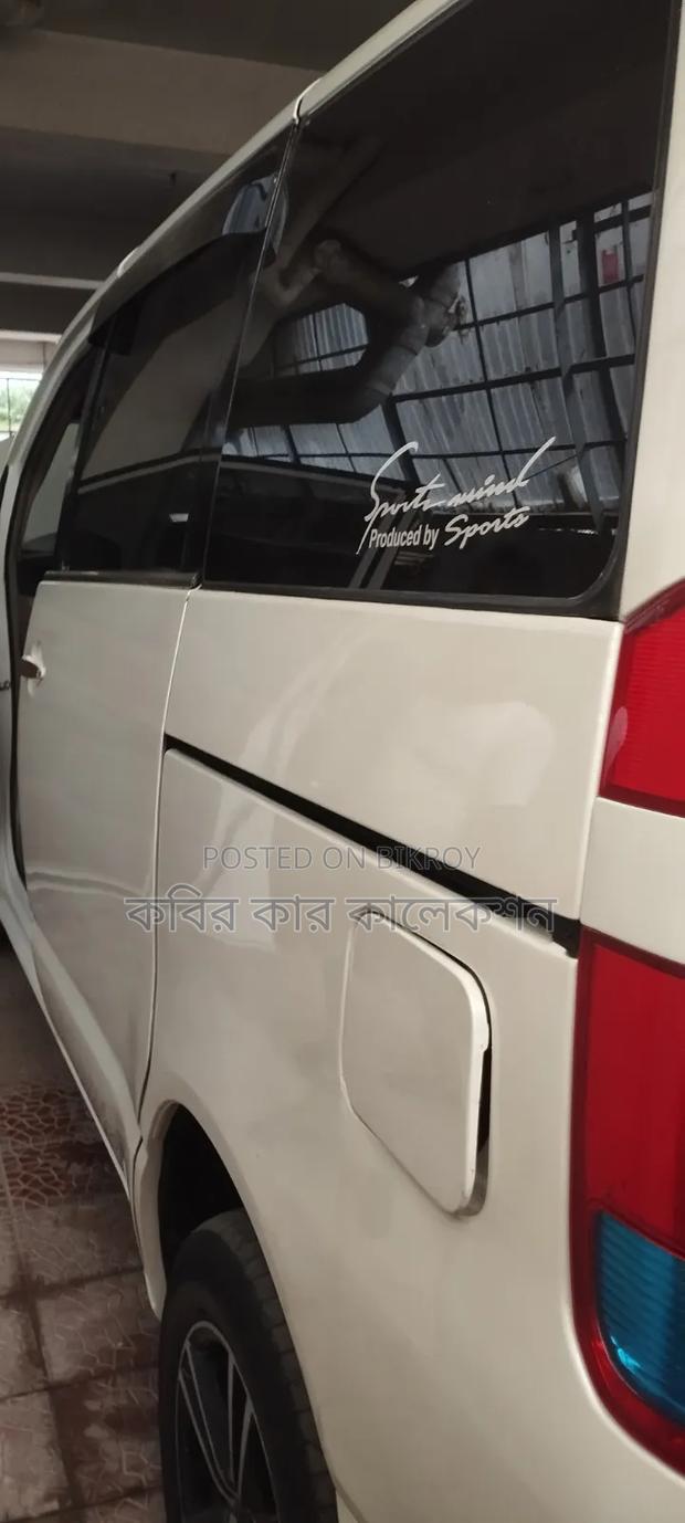 Toyota Noah 2004 White
