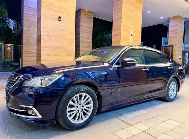Toyota Crown 2016 Blue