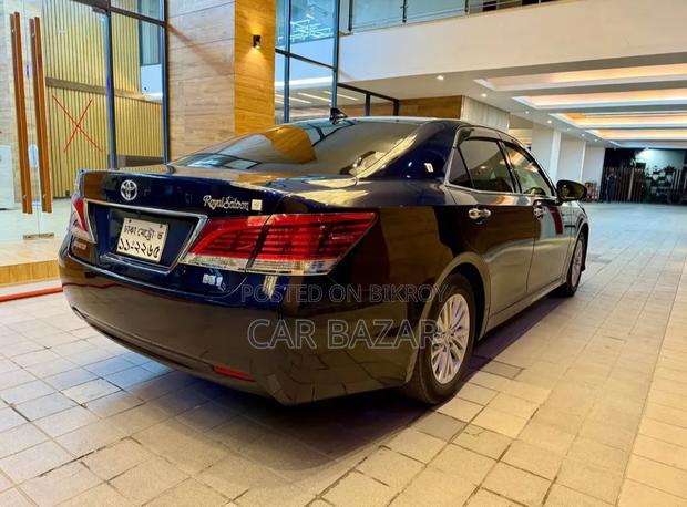 Toyota Crown 2016 Blue