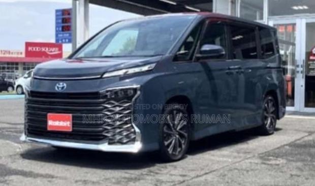 Toyota Voxy Hybrid S-Z 2WD 7-Seater 2023 Gray