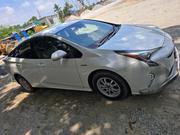 Toyota Prius 2018 Pearl for sale