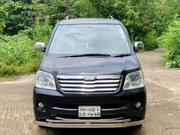 Toyota Noah 2.0 FWD (8 Seater) 2004 Gray for sale