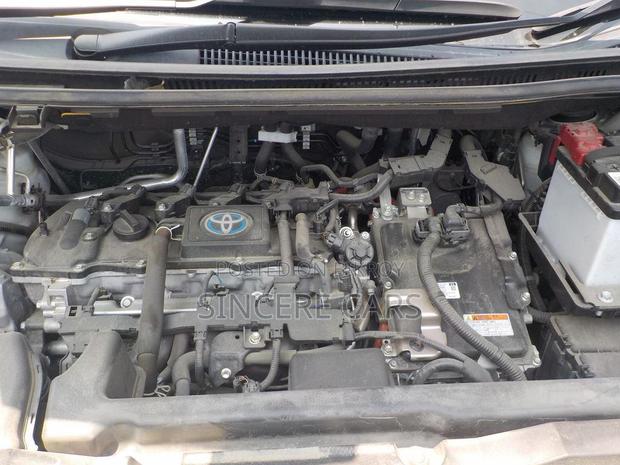 Toyota Voxy 2023 Pearl
