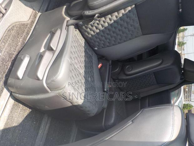 Toyota Voxy 2023 Pearl