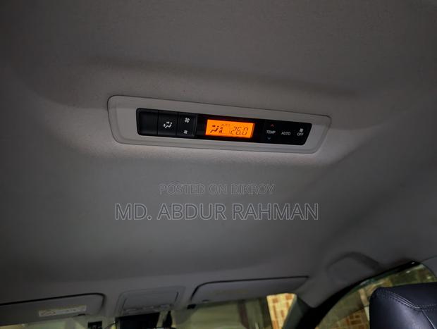 Toyota Noah 1.8 FWD Hybrid (7 Seater) 2016 Maroon