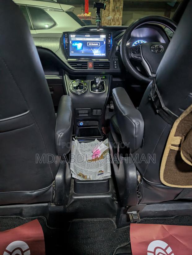 Toyota Noah 1.8 FWD Hybrid (7 Seater) 2016 Maroon
