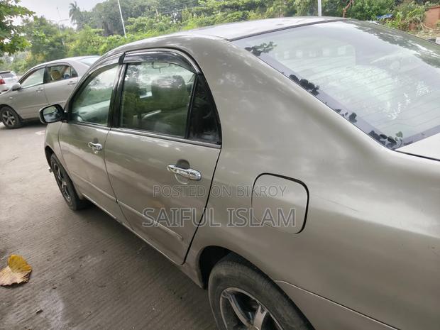 Toyota Corolla 2002 Gold