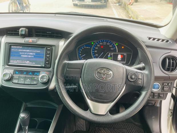 Toyota Corolla Fielder 1.5 Hybrid FWD 2021 White