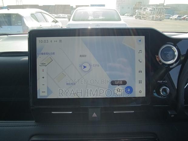 Toyota Voxy Hybrid S-Z 2WD 7-Seater 2022 Pearl