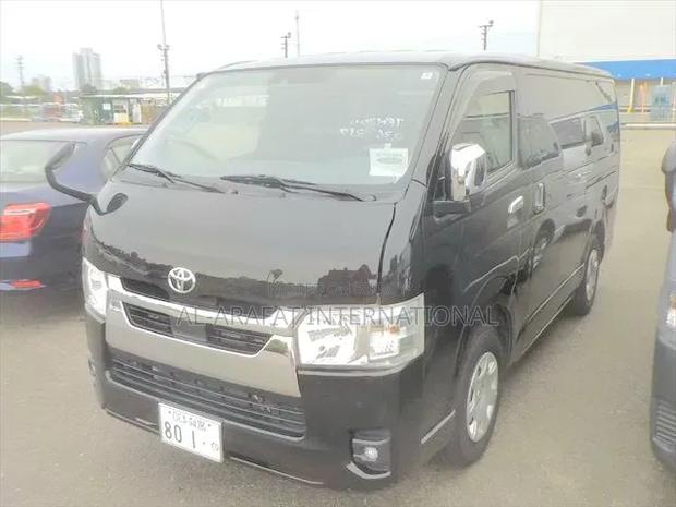 Toyota Grand HiAce 2002 Black