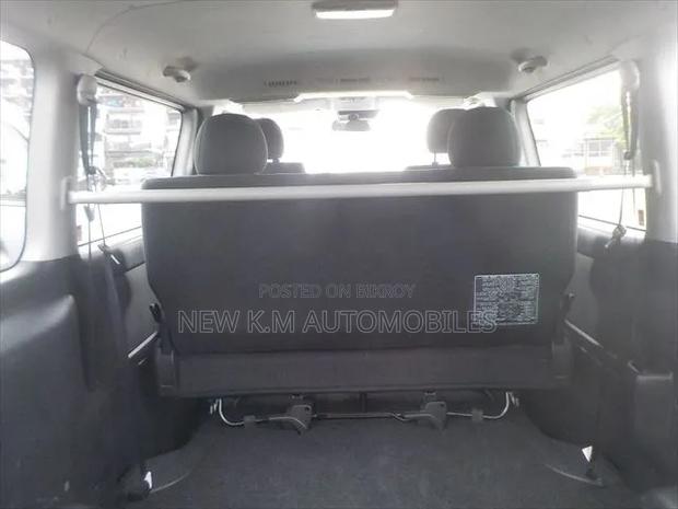 Toyota Grand HiAce 2002 Black