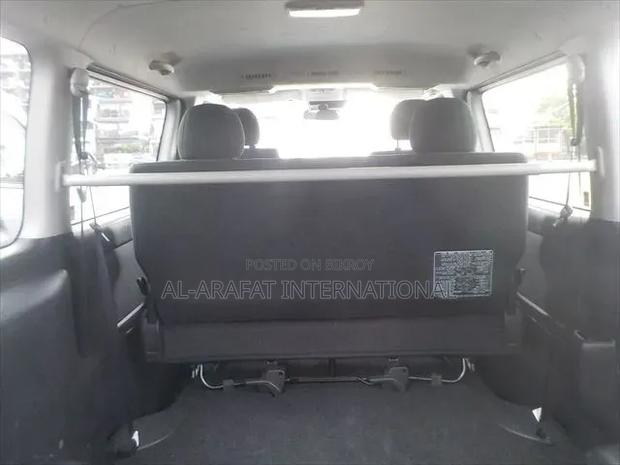 Toyota Grand HiAce 2002 Black