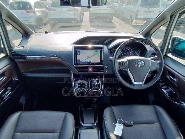 Toyota Esquire 2021 Pearl