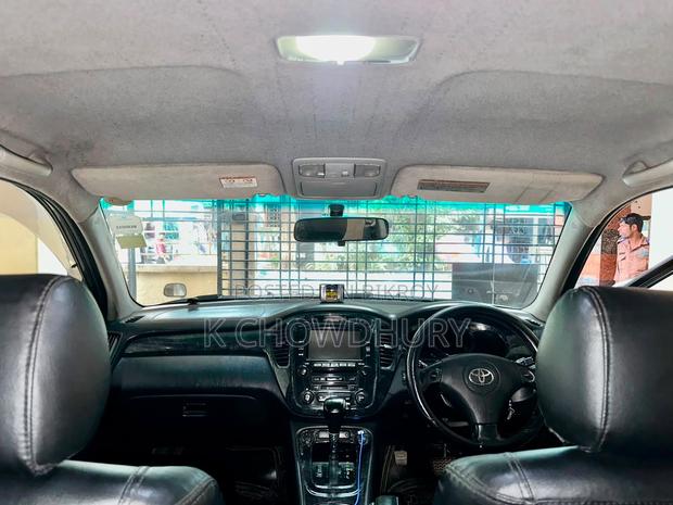 Toyota Kluger 2003 Silver